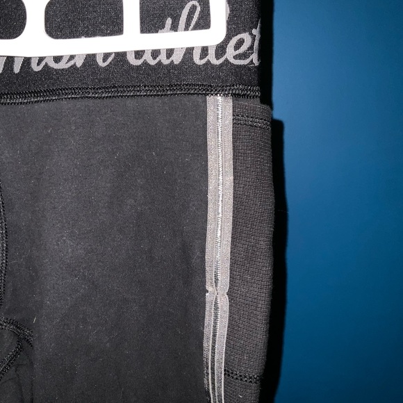 Lululemon inner essence crop leggings - Picture 4 of 8